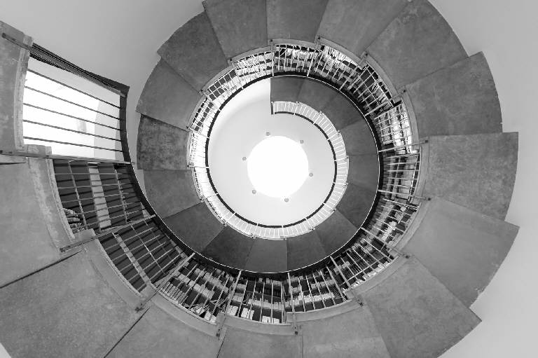 Scala elicoidale di collegamento tra i vari piani