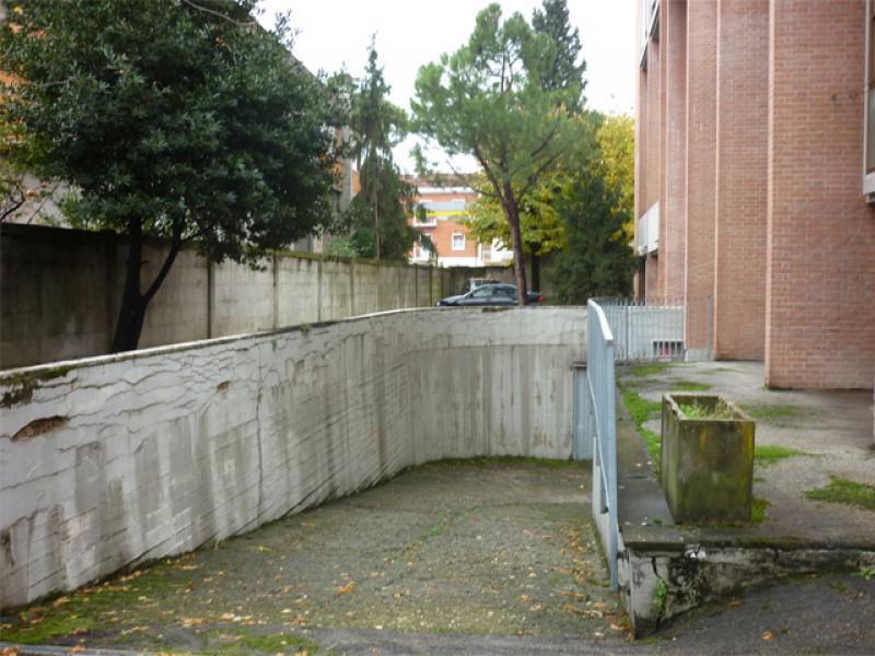 Rampa d'accesso ai parcheggi interrati